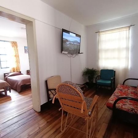 Galapagos Natural Life Hostel Кіто Екстер'єр фото