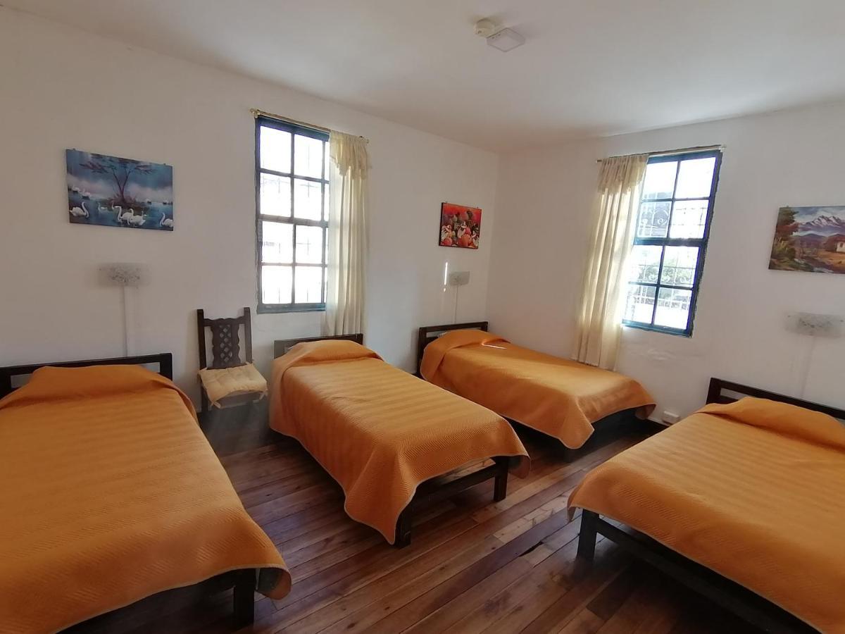 Galapagos Natural Life Hostel Кіто Екстер'єр фото